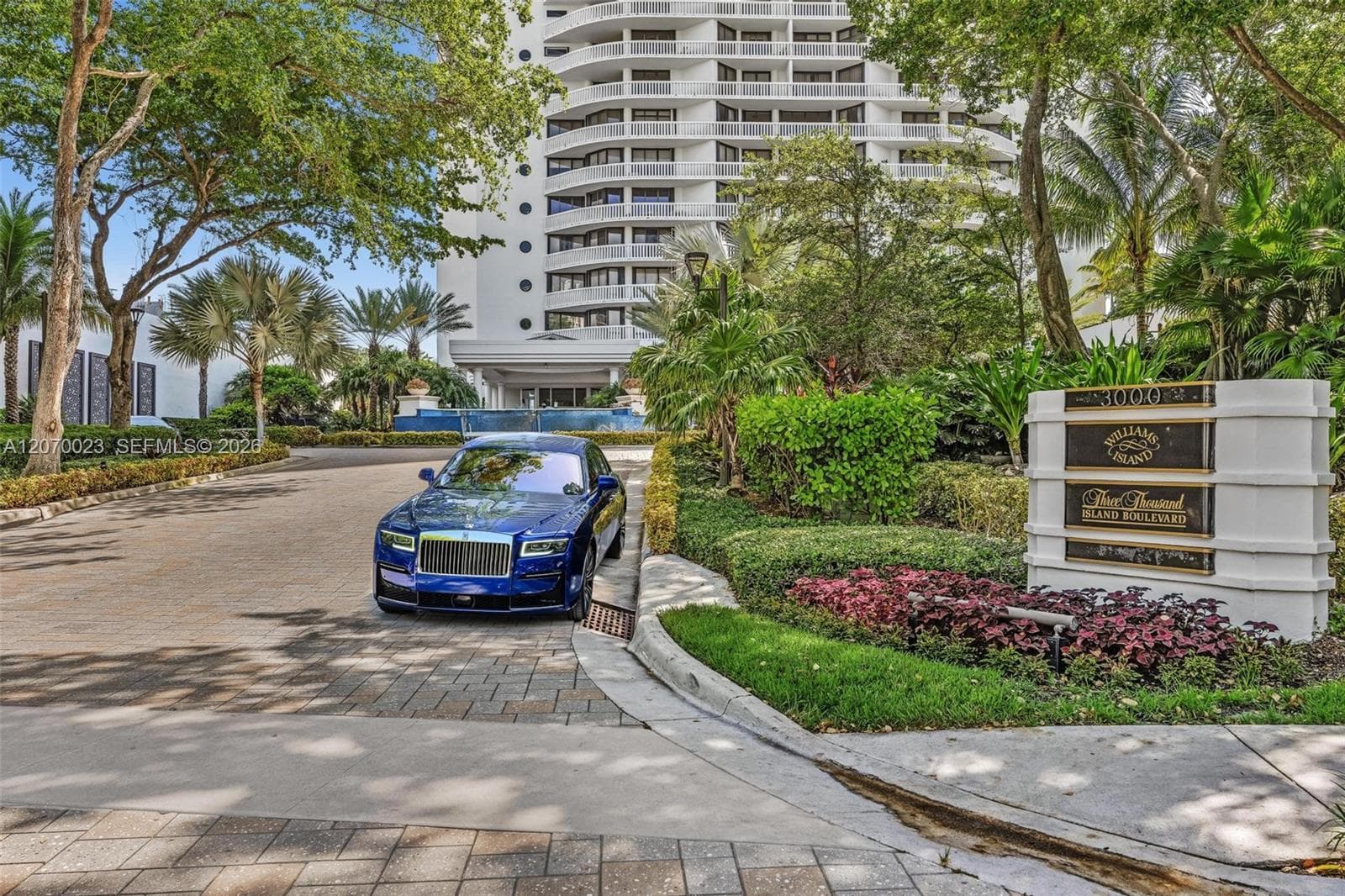 3000 Island Blvd 1106 photo 11