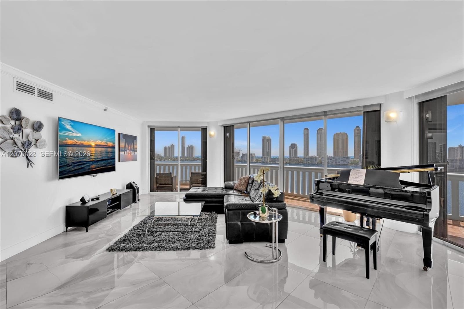 3000 Island Blvd 1106 photo 8