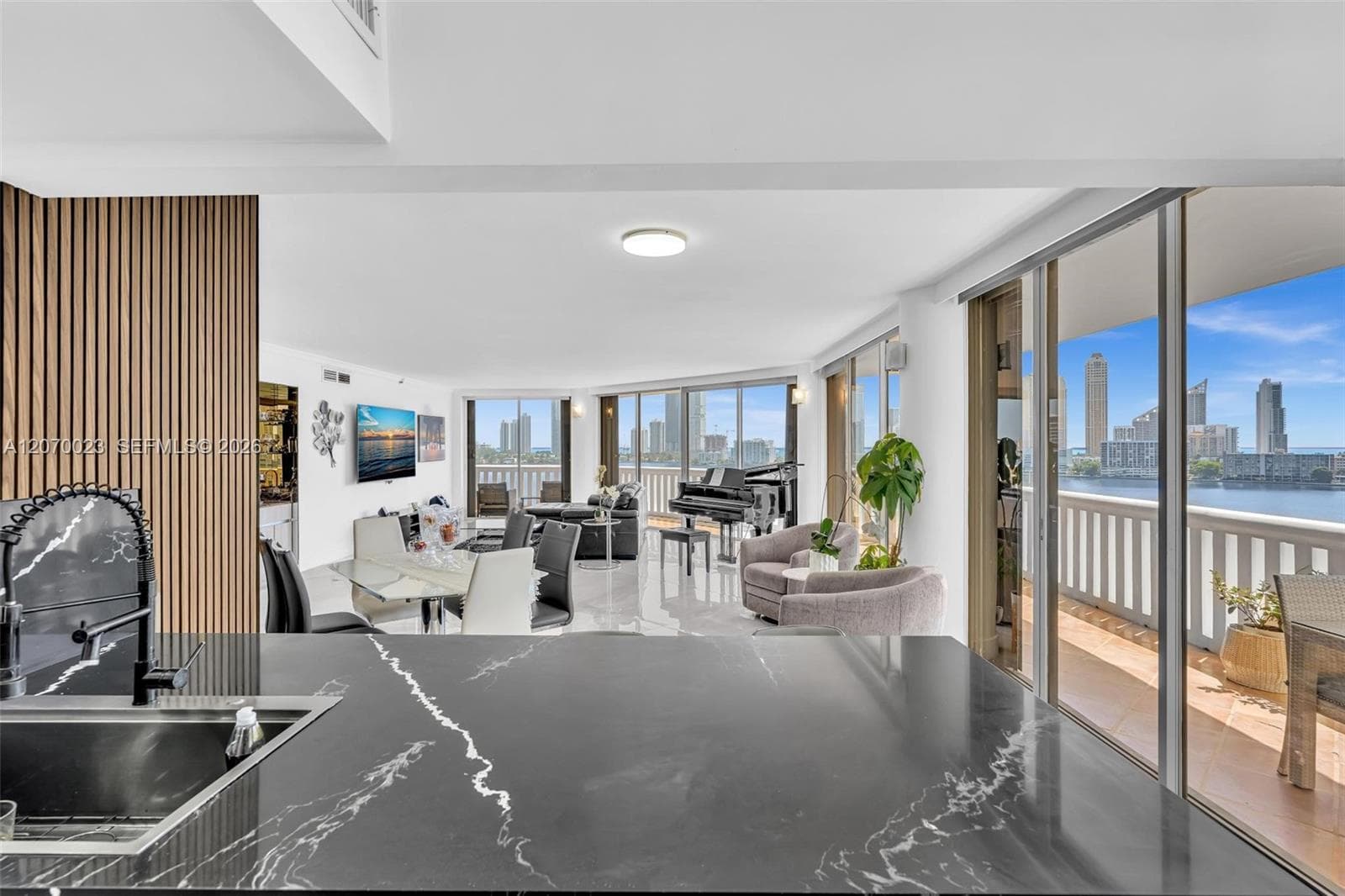 3000 Island Blvd 1106 photo 21