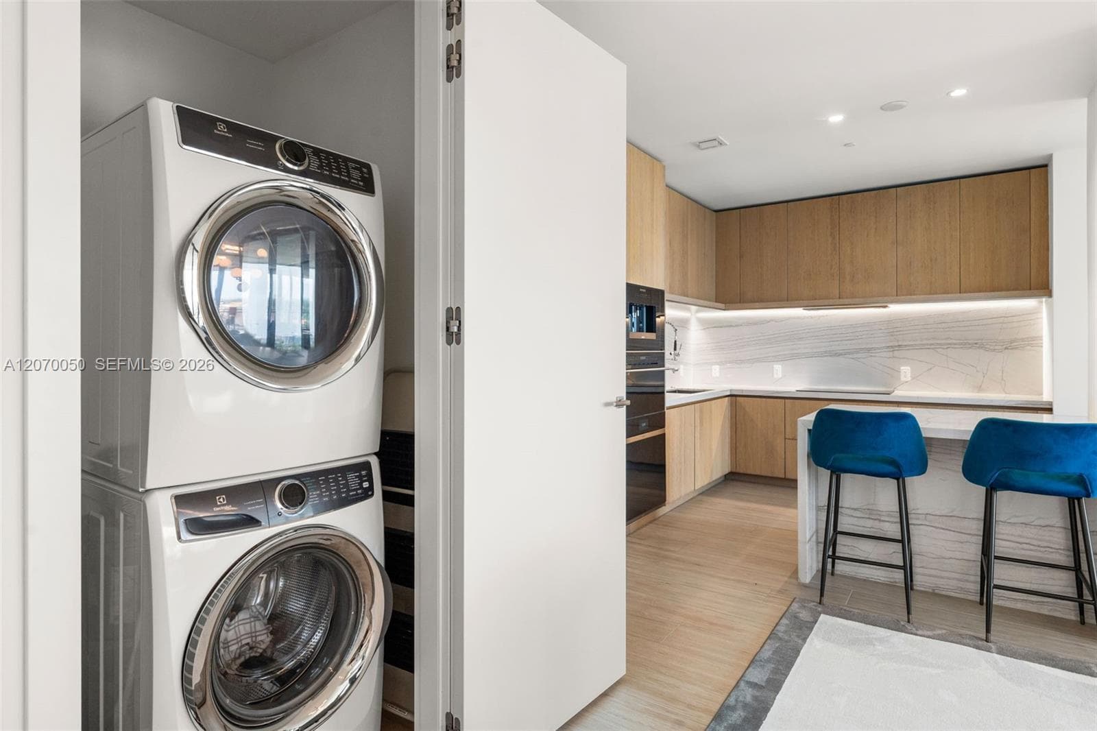8701 Collins Ave 705 photo 17