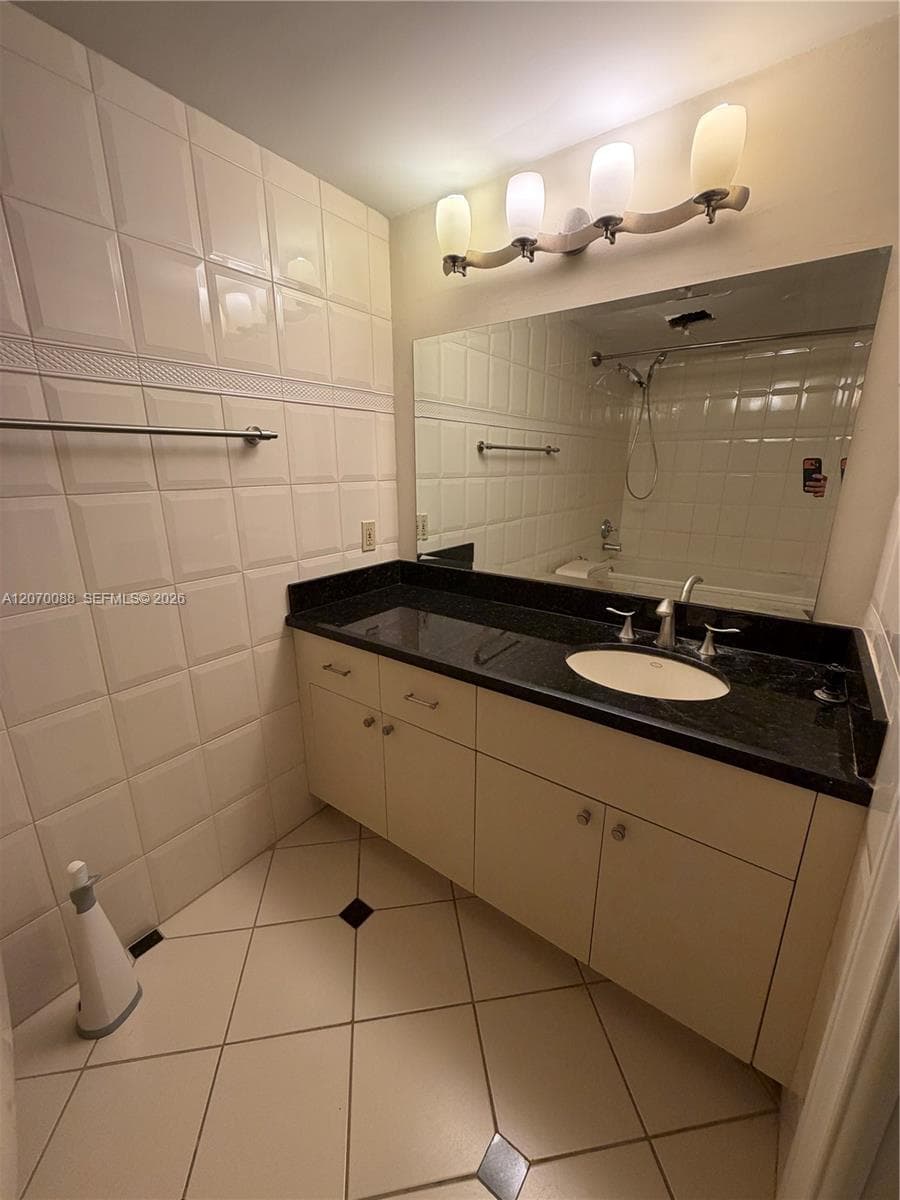 2640 NE 135th St 202 photo 12