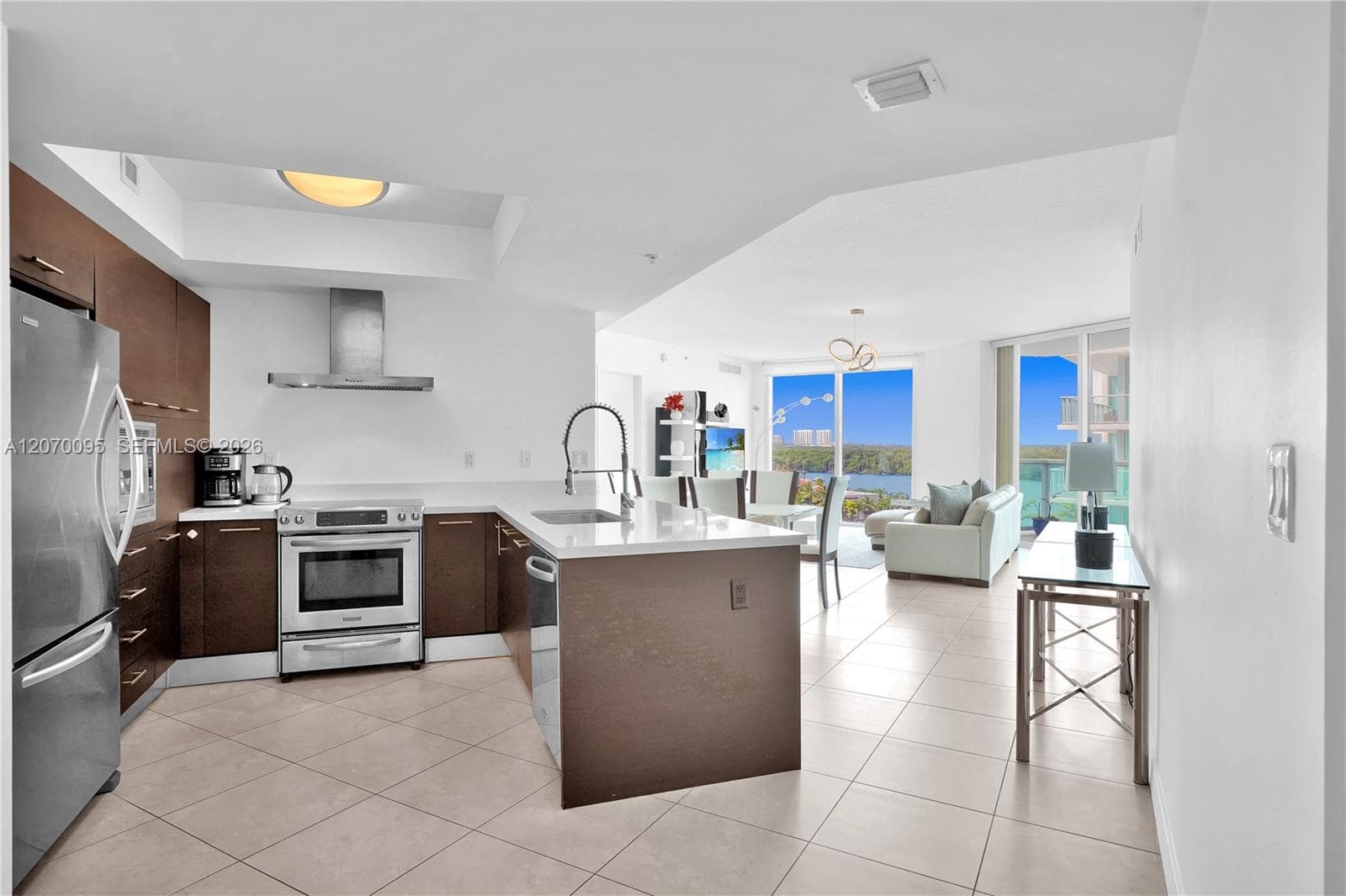 250 Sunny Isles Blvd 3-904 photo 1