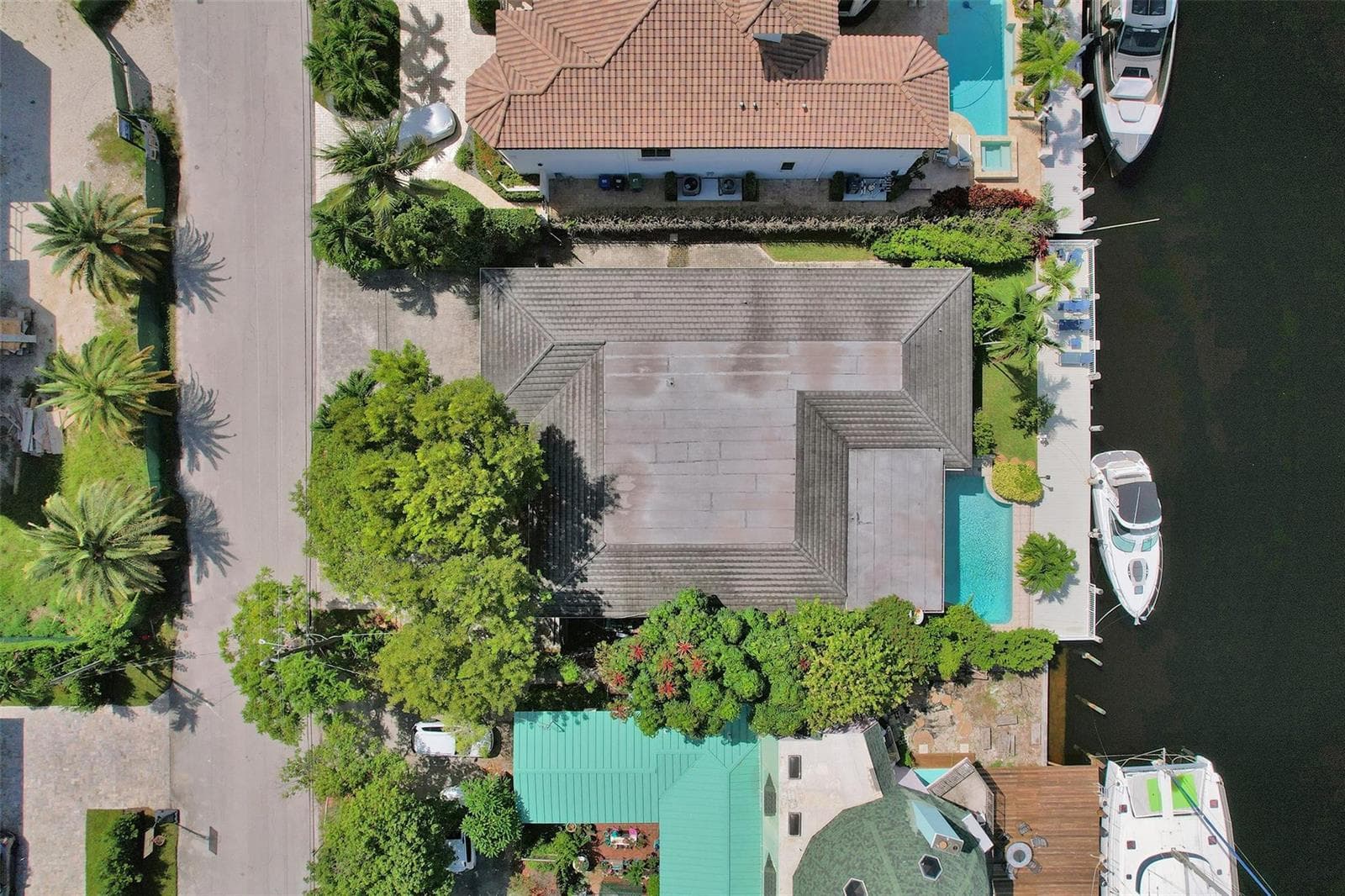 2427 Sea Island Drive photo 9