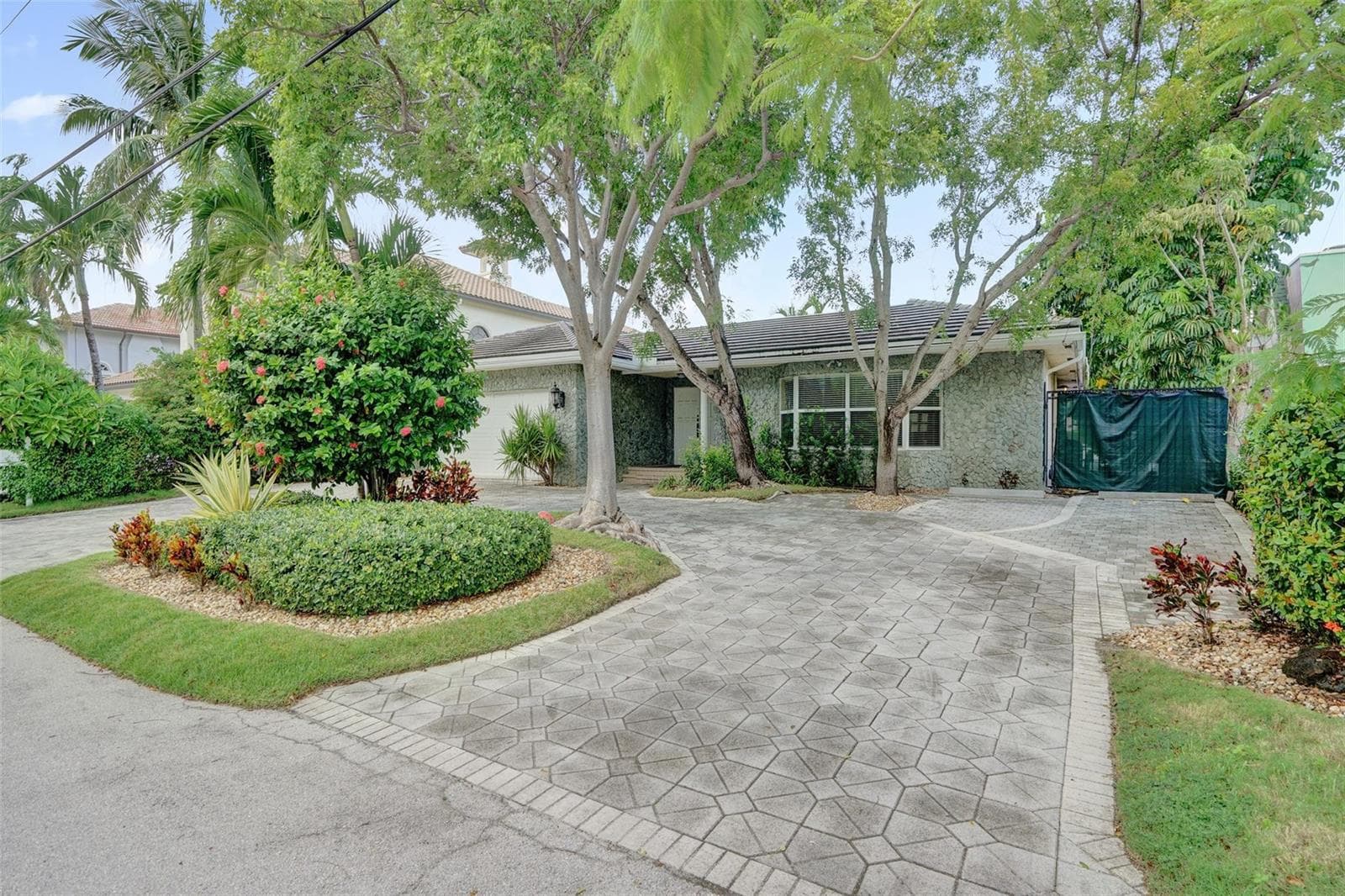 2427 Sea Island Drive photo 4