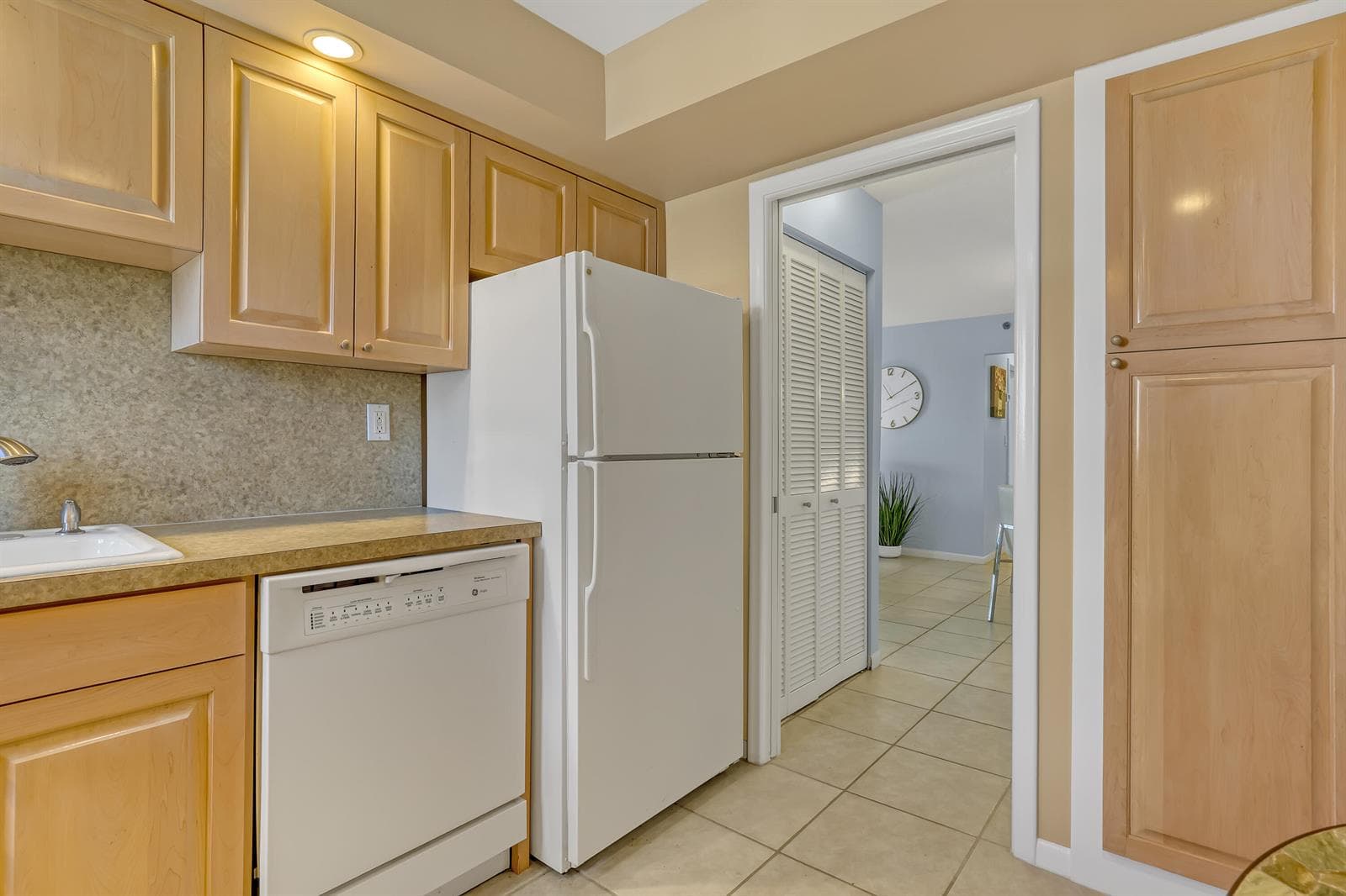 3221 S OCEAN Boulevard 302 photo 14