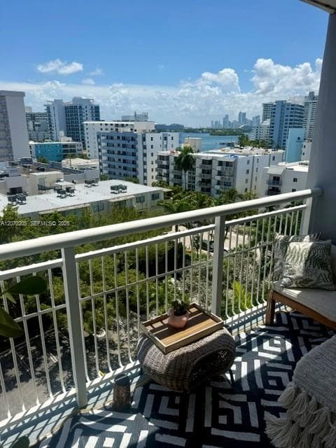 1688 West Ave 906 photo 3