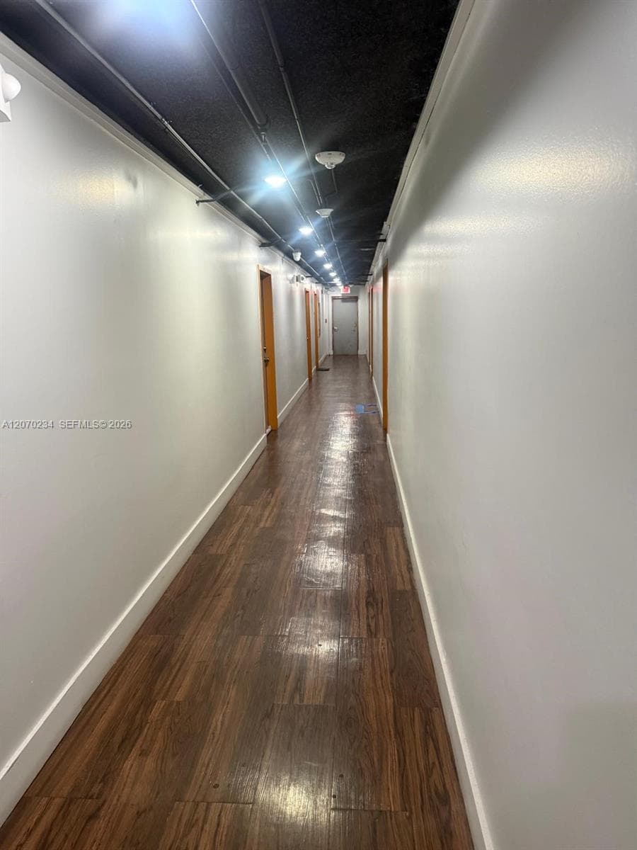 2075 NE 164th St 302 photo 16