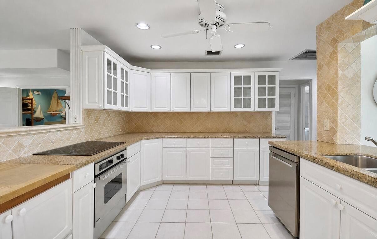 1014 Lewis Cove photo 9