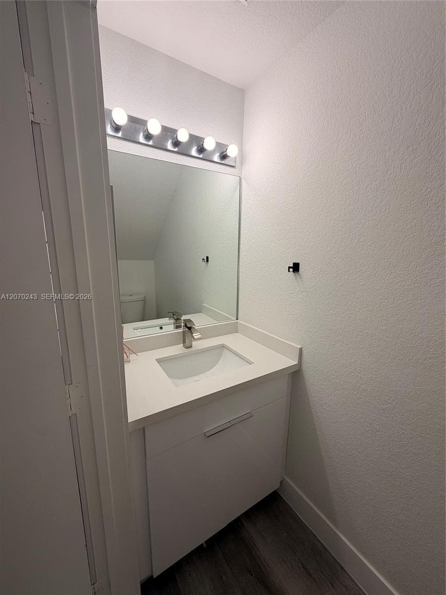 2054 NE 167th St 3-122 photo 16