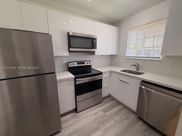 2054 NE 167th St 3-122 photo 14