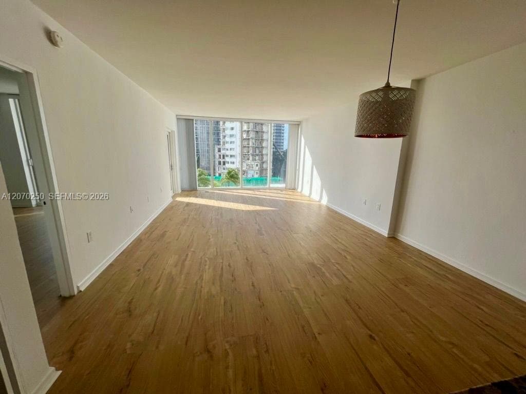 10275 Collins Ave 415 photo 2