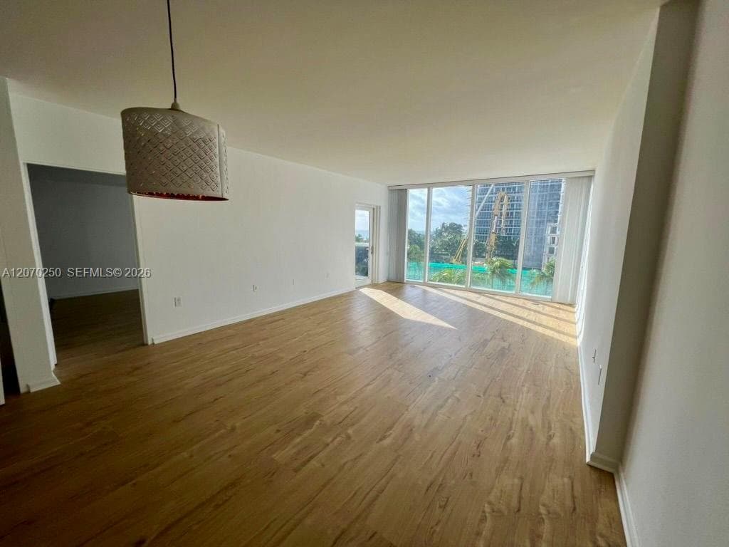 10275 Collins Ave 415 photo 3