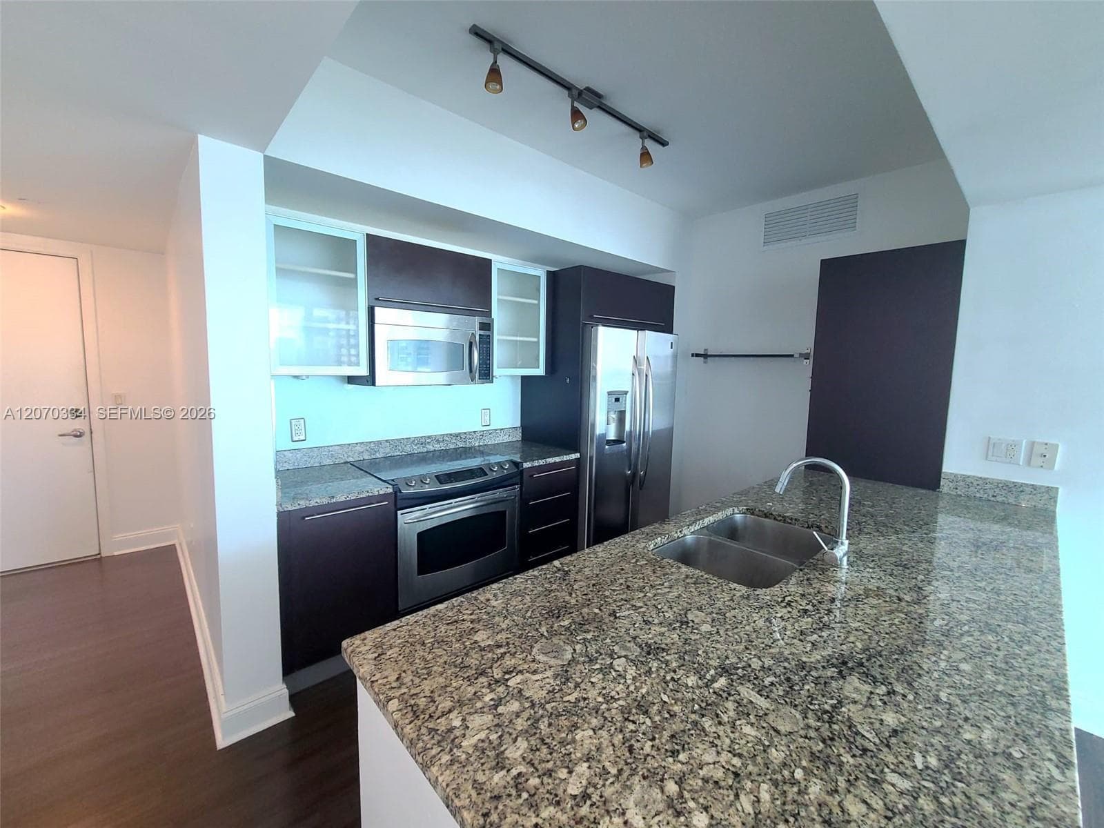 951 BRICKELL AVE 3710 photo 5