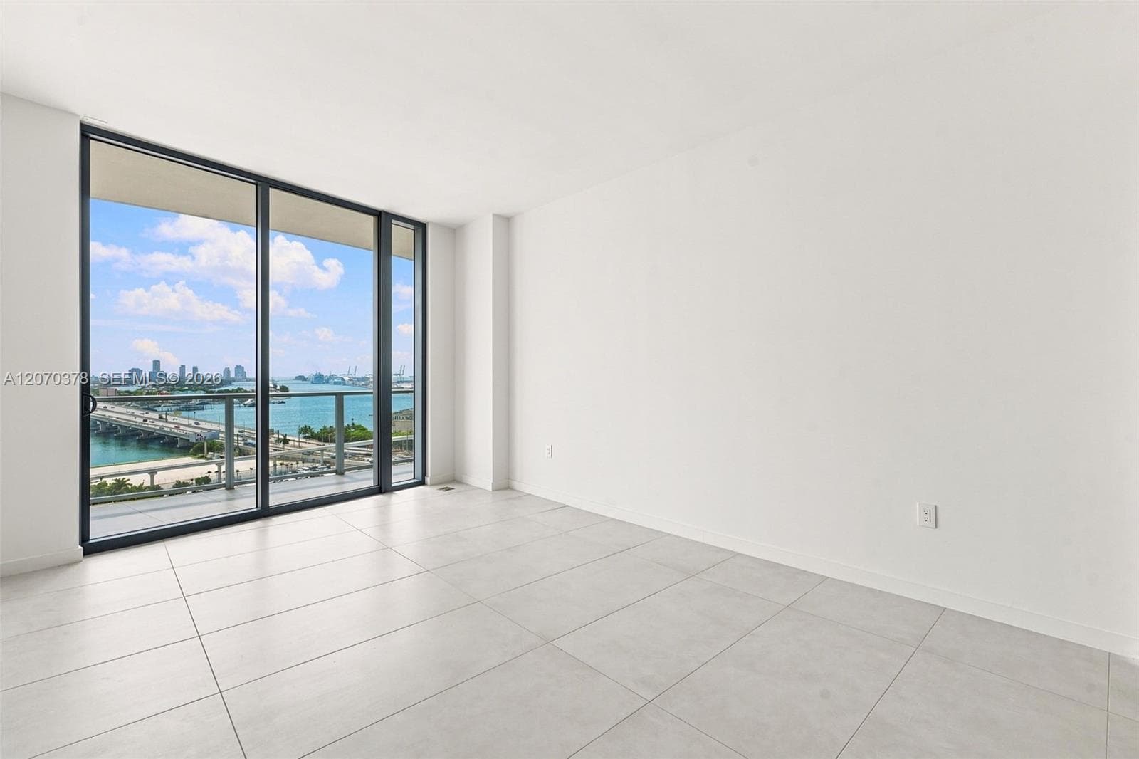 1400 Biscayne Boulevard 1605 photo 3