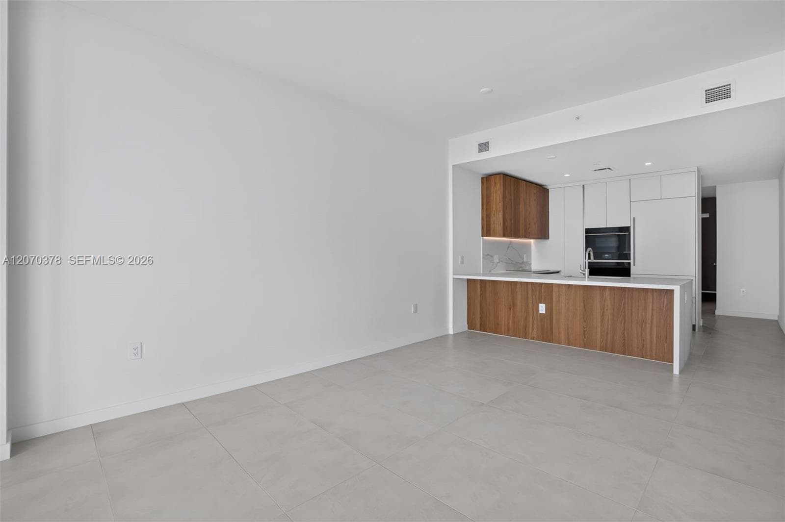 1400 Biscayne Boulevard 1605 photo 5