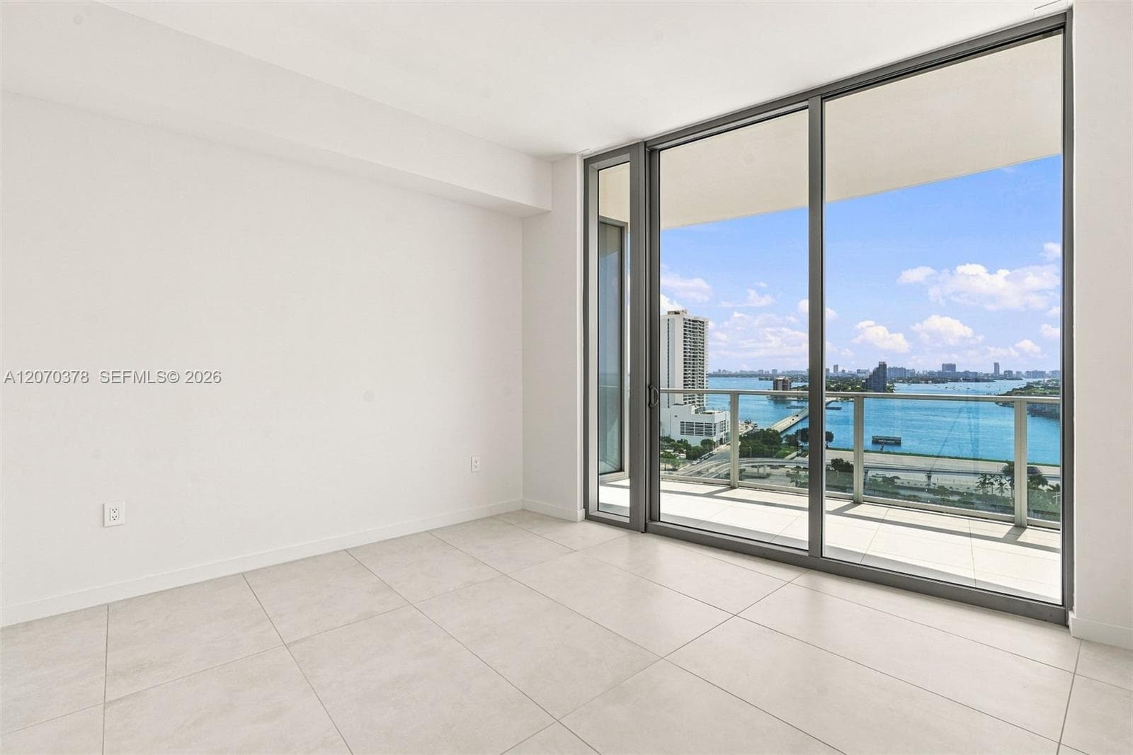 1400 Biscayne Boulevard 1605 photo 9