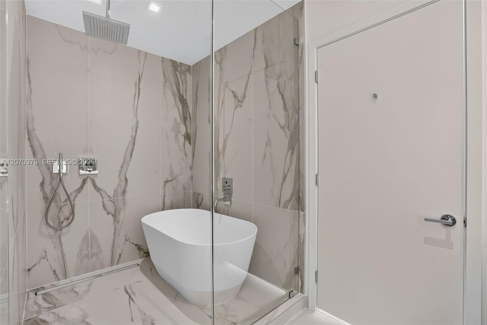 1400 Biscayne Boulevard 1605 photo 11