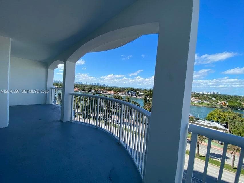5401 Collins Ave 620 photo 22