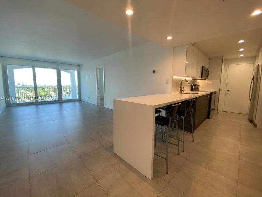 5401 Collins Ave 620 photo 7