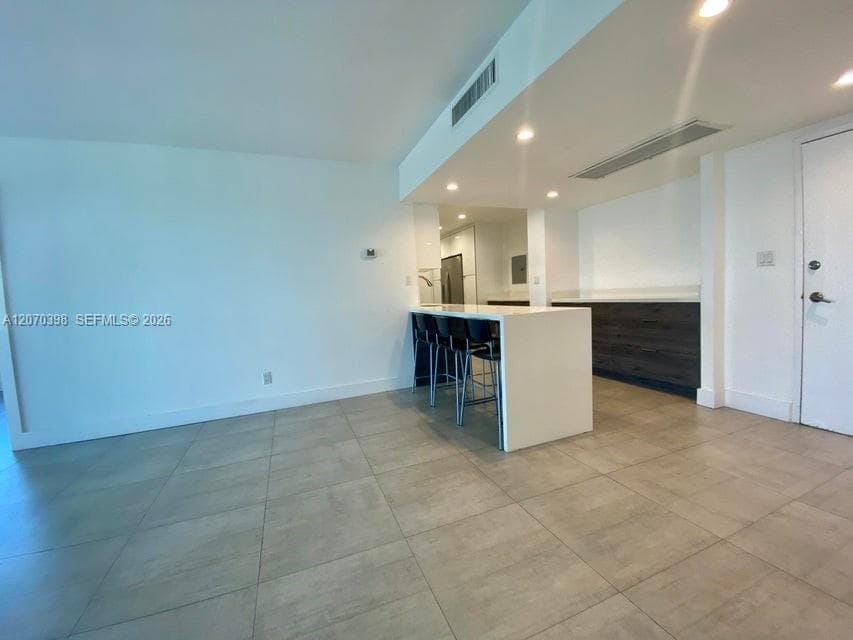 5401 Collins Ave 620 photo 3