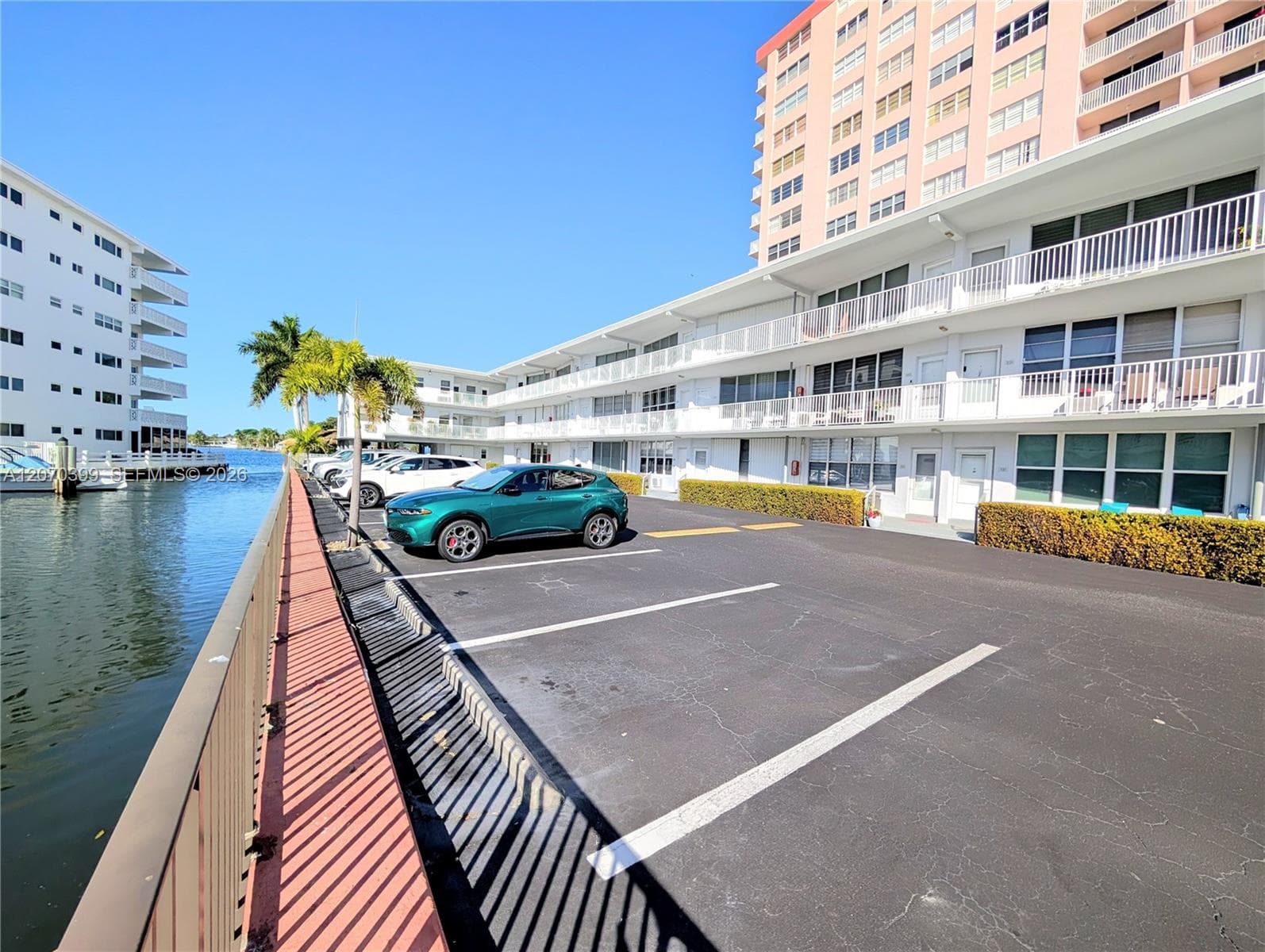 3177 S Ocean Dr 125 photo 1