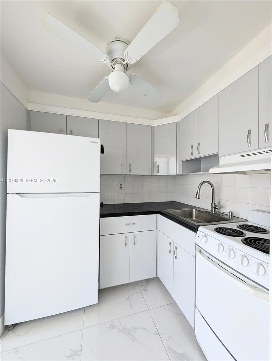 3177 S Ocean Dr 125 photo 11