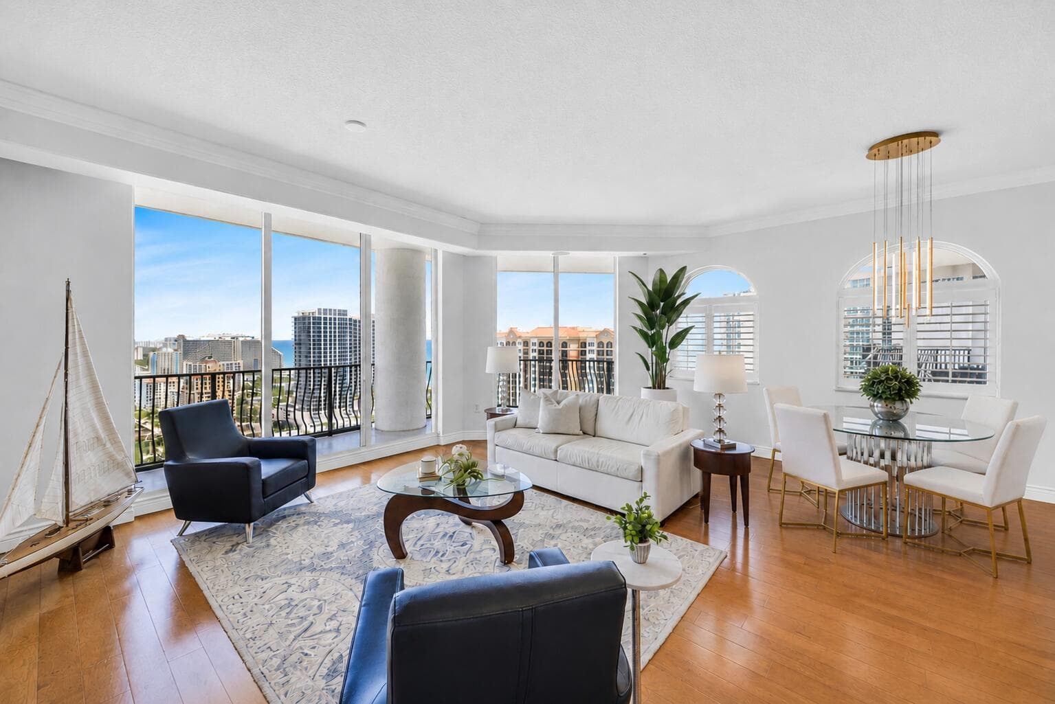 100 S BIRCH Road 2705D photo 4