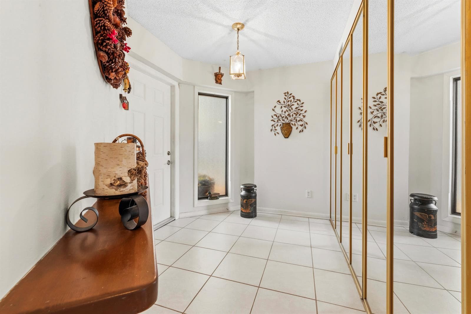 1600 NE Dixie Highway #4-107 5