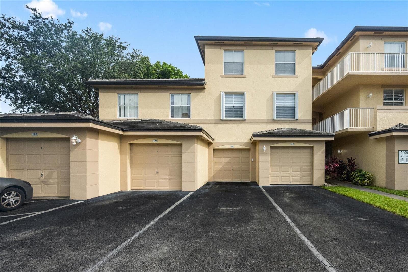 2020 Greenview Shores Boulevard 102 photo 1
