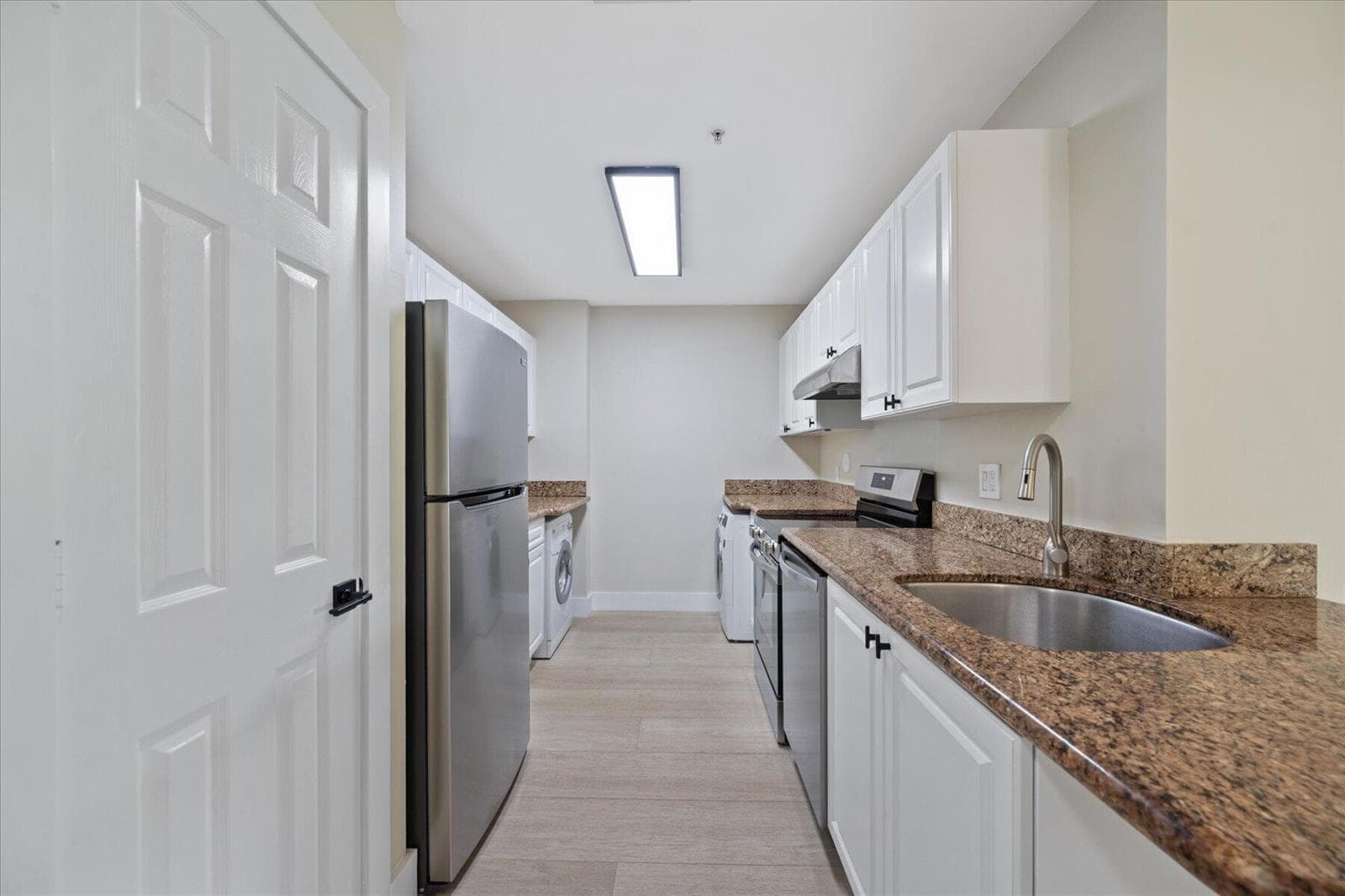 2020 Greenview Shores Boulevard 102 photo 5