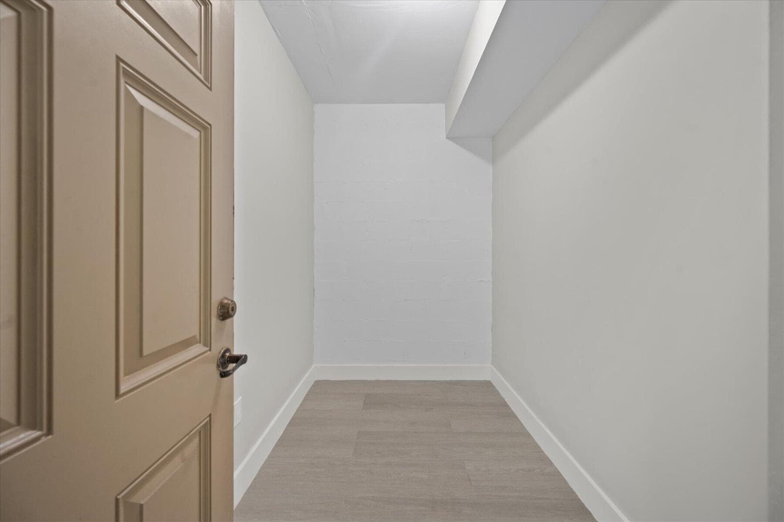 2020 Greenview Shores Boulevard 102 photo 14