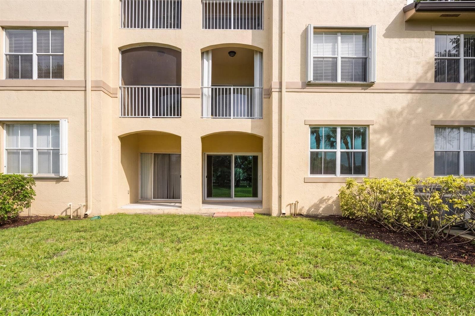 2020 Greenview Shores Boulevard 102 photo 18