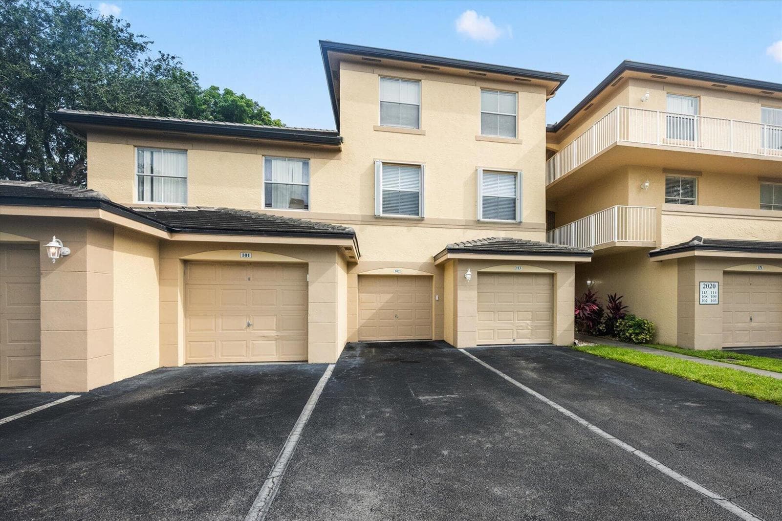 2020 Greenview Shores Boulevard 102 photo 19