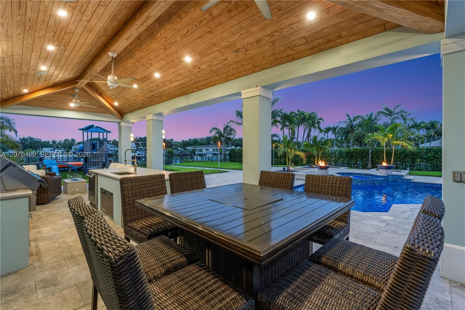 665 SW Yacht Basin Way photo 2