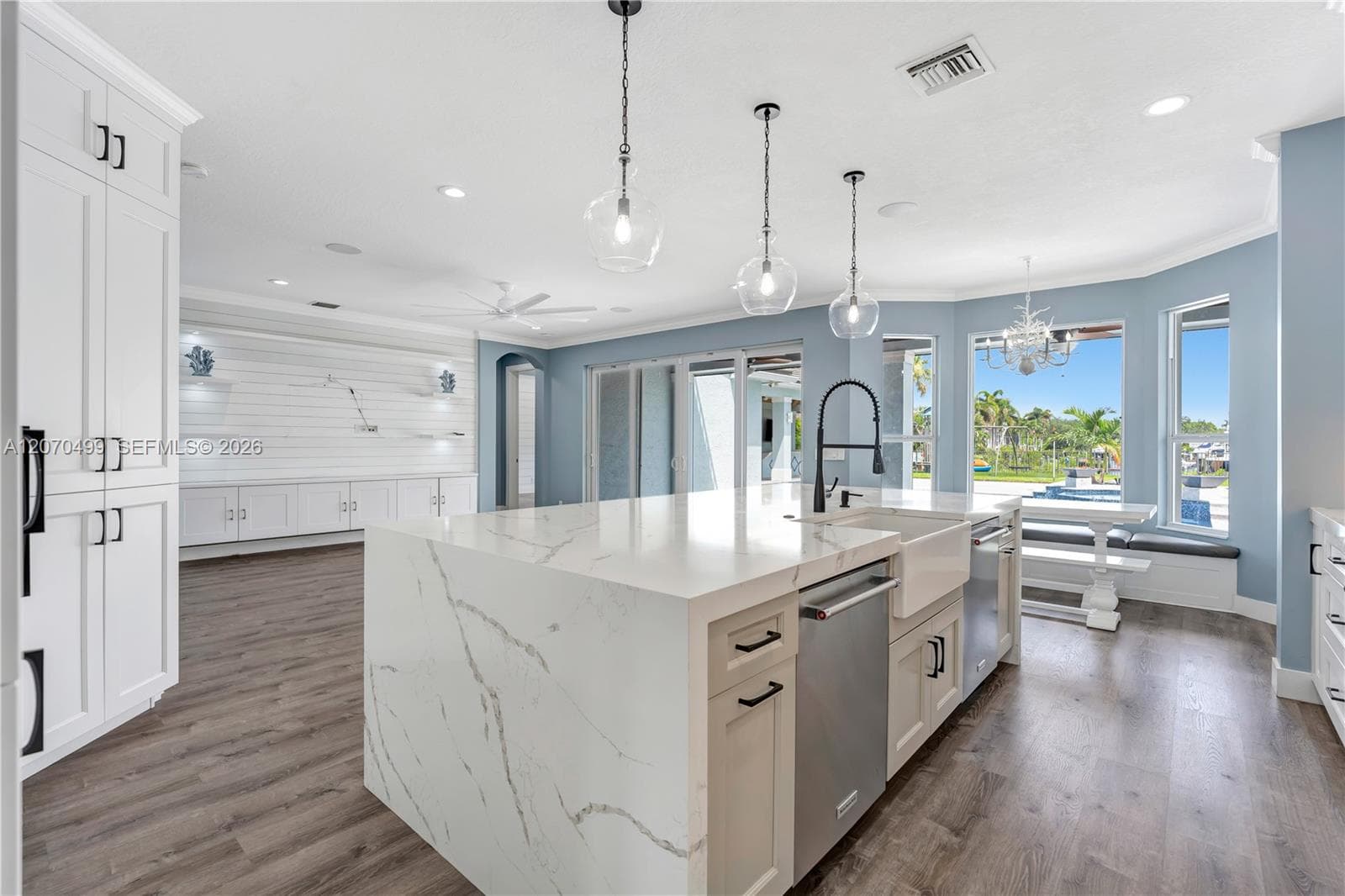 665 SW Yacht Basin Way photo 3