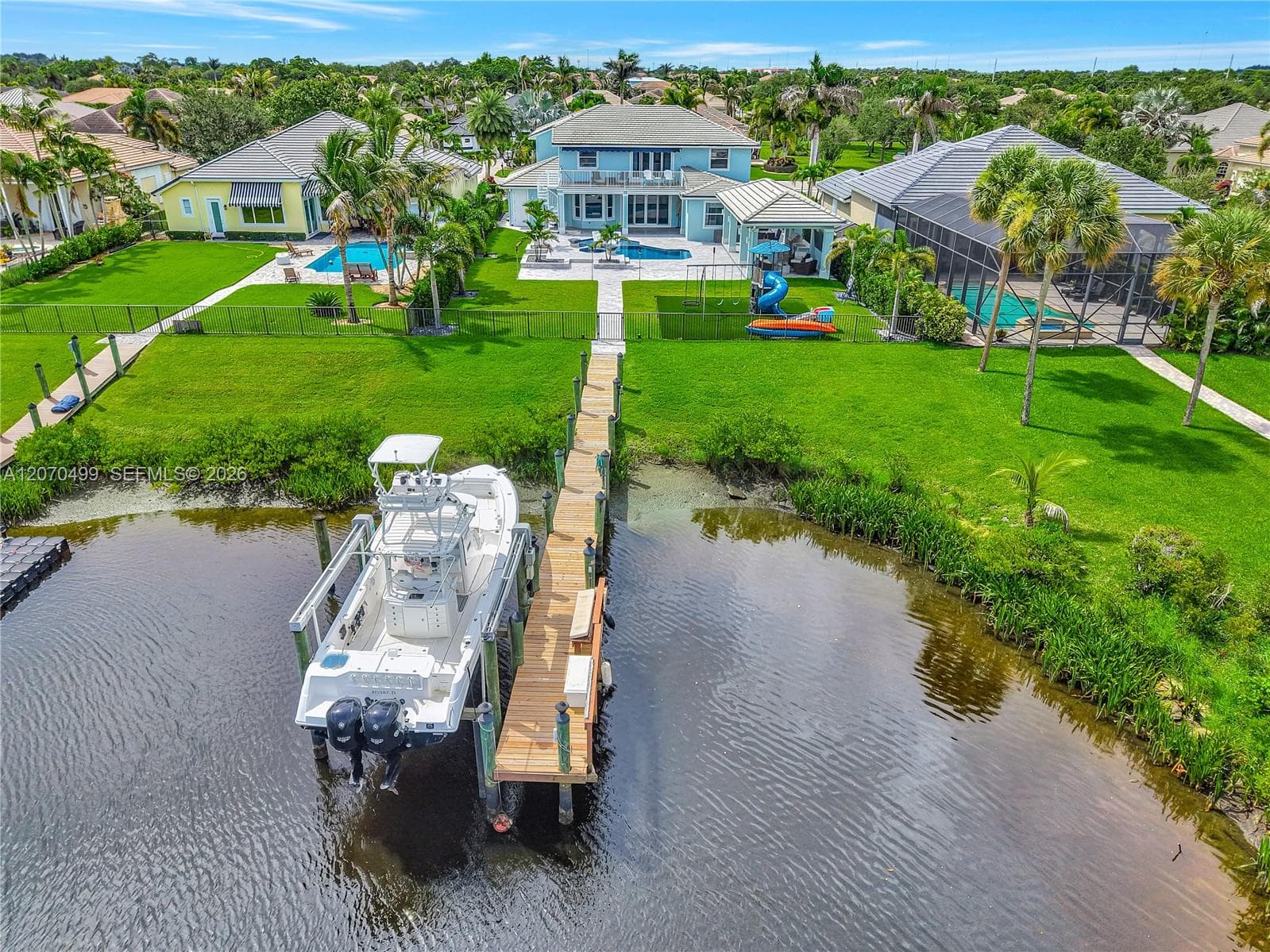 665 SW Yacht Basin Way photo 1