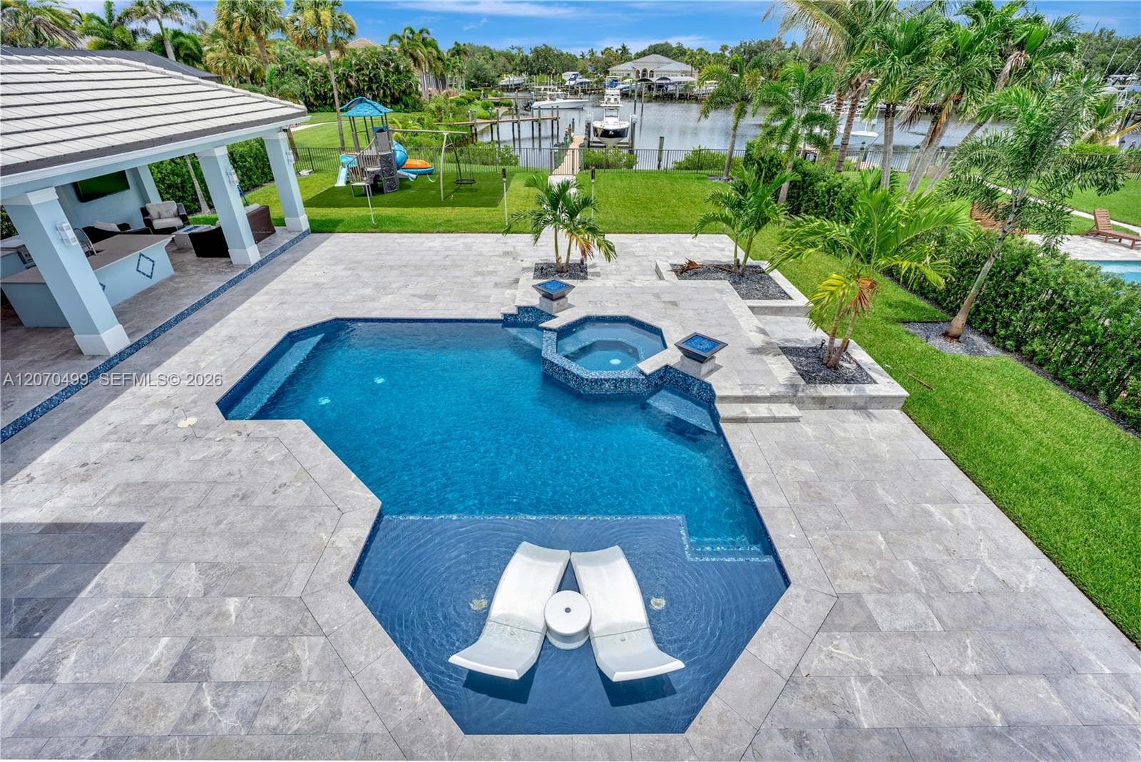 665 SW Yacht Basin Way photo 10
