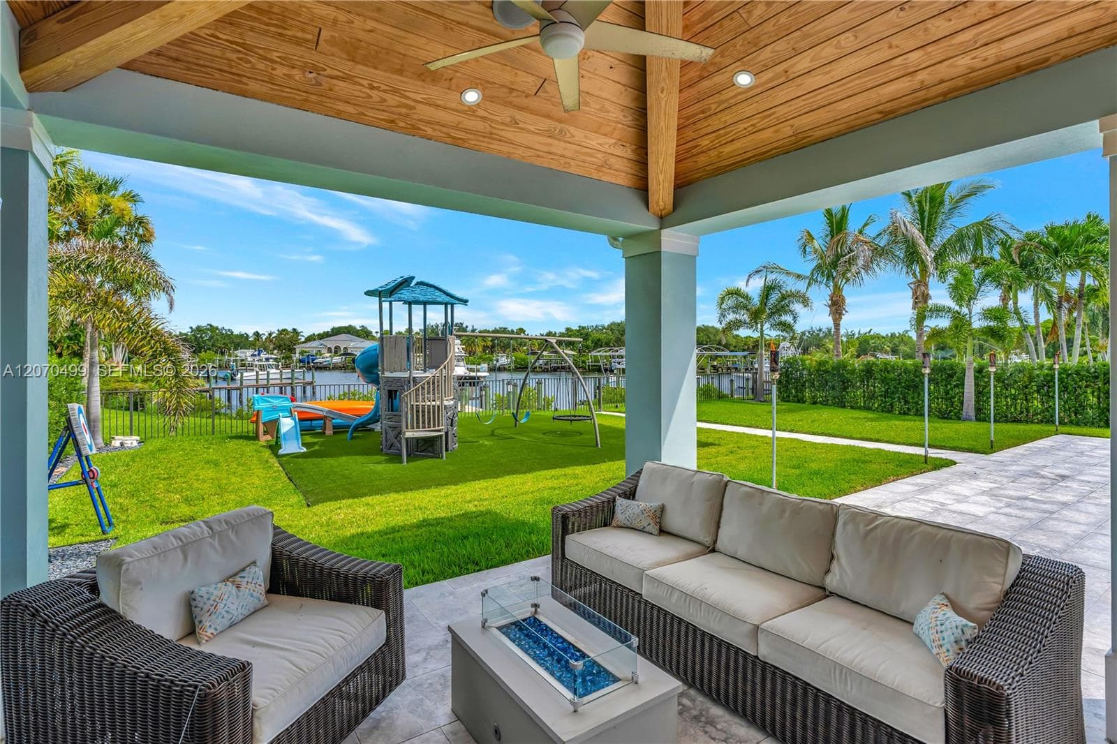 665 SW Yacht Basin Way photo 25