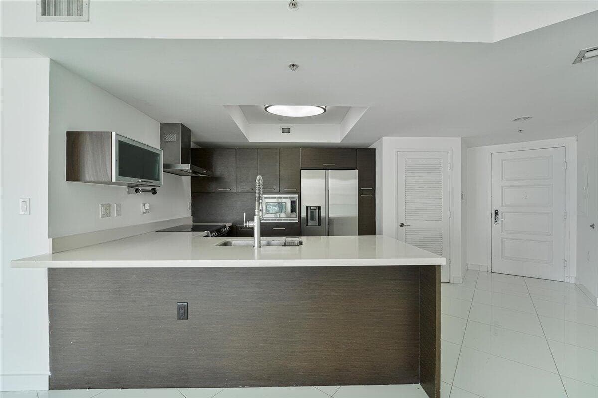 200 SUNNY ISLES Boulevard 2-1701 photo 4
