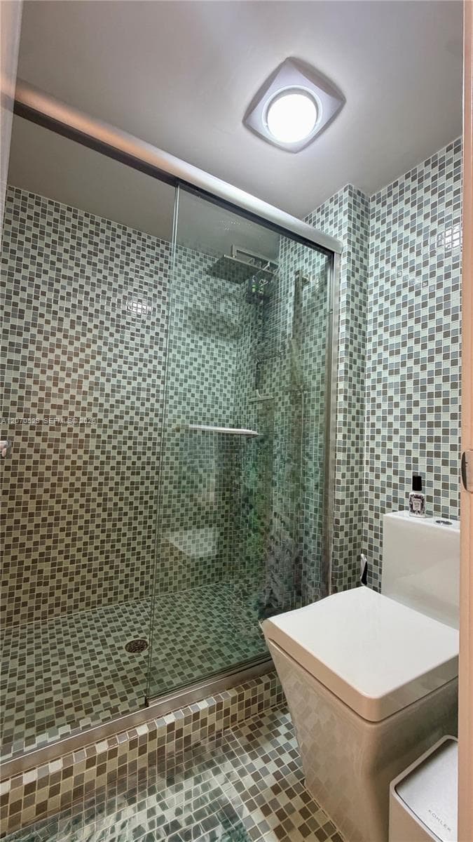 3701 N Country Club Dr 304 photo 7