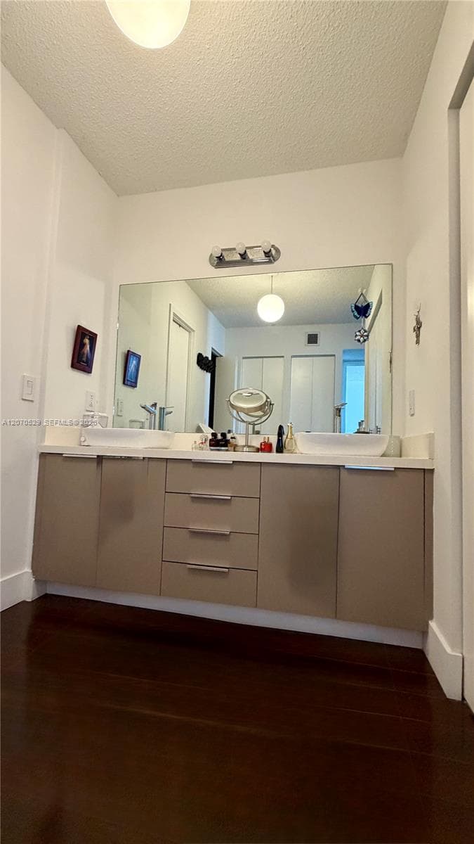 3701 N Country Club Dr 304 photo 9
