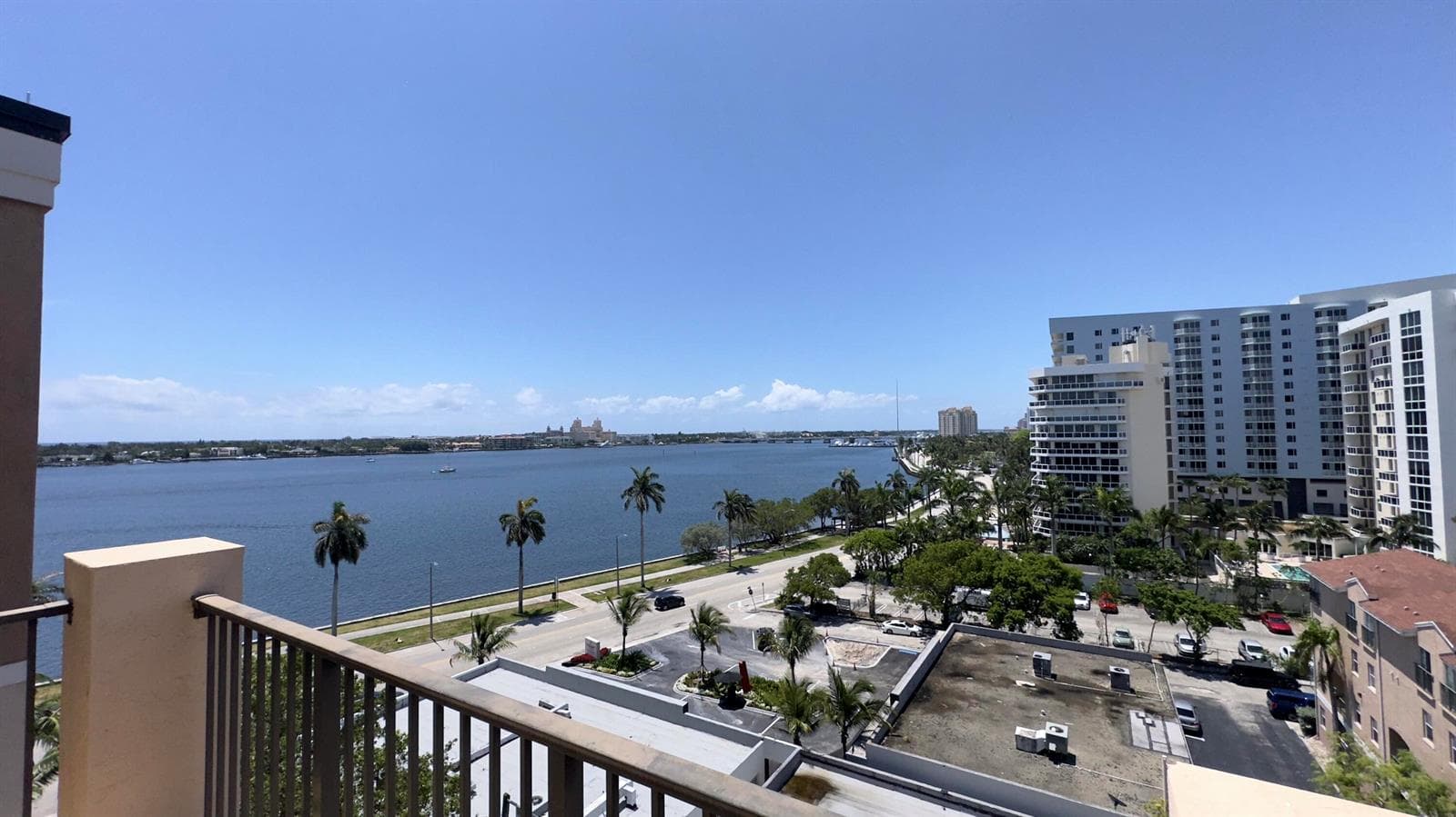1801 N Flagler Drive 910 photo 2