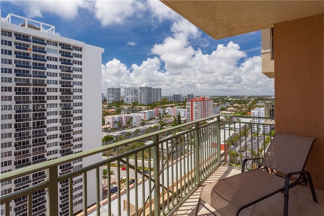 2080 S Ocean Dr LPH9 photo 6