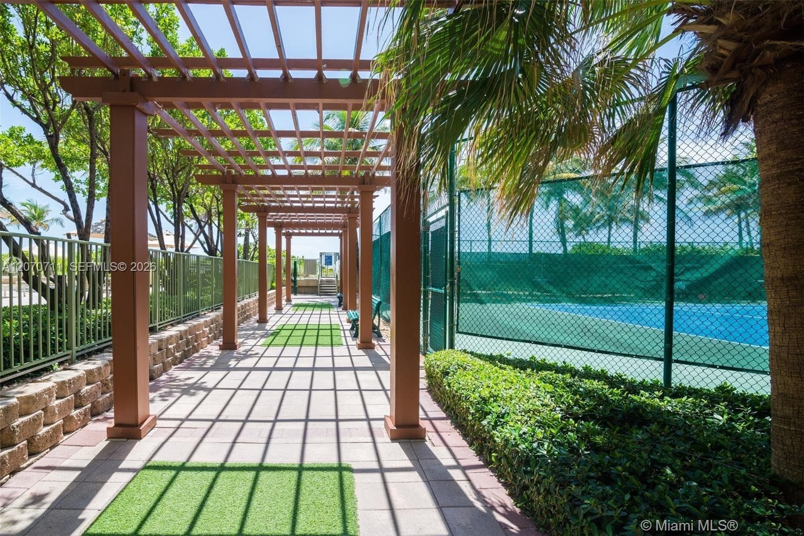 2080 S Ocean Dr LPH9 photo 22