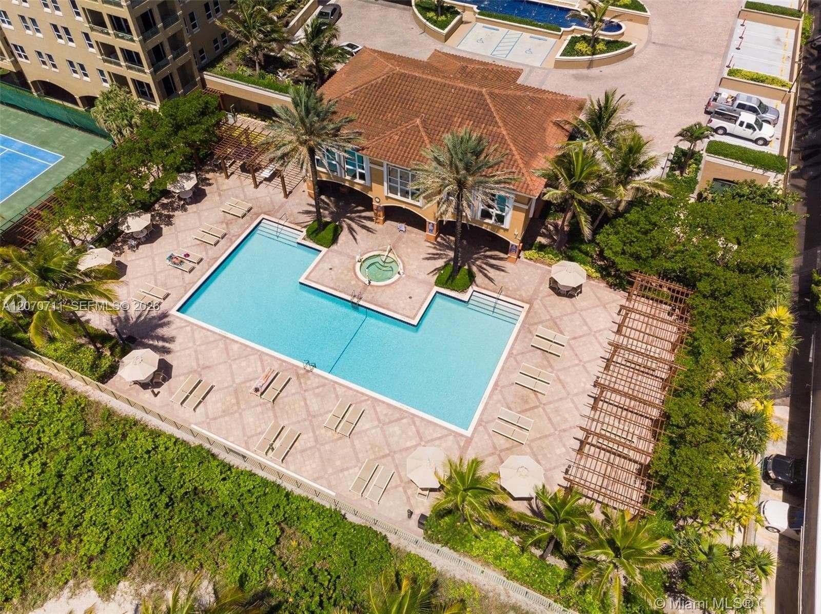 2080 S Ocean Dr LPH9 photo 24