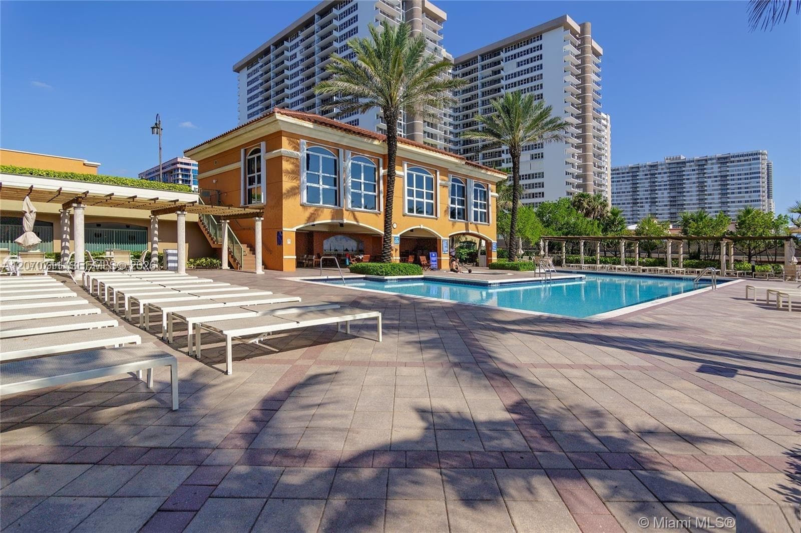 2080 S Ocean Dr LPH9 photo 19