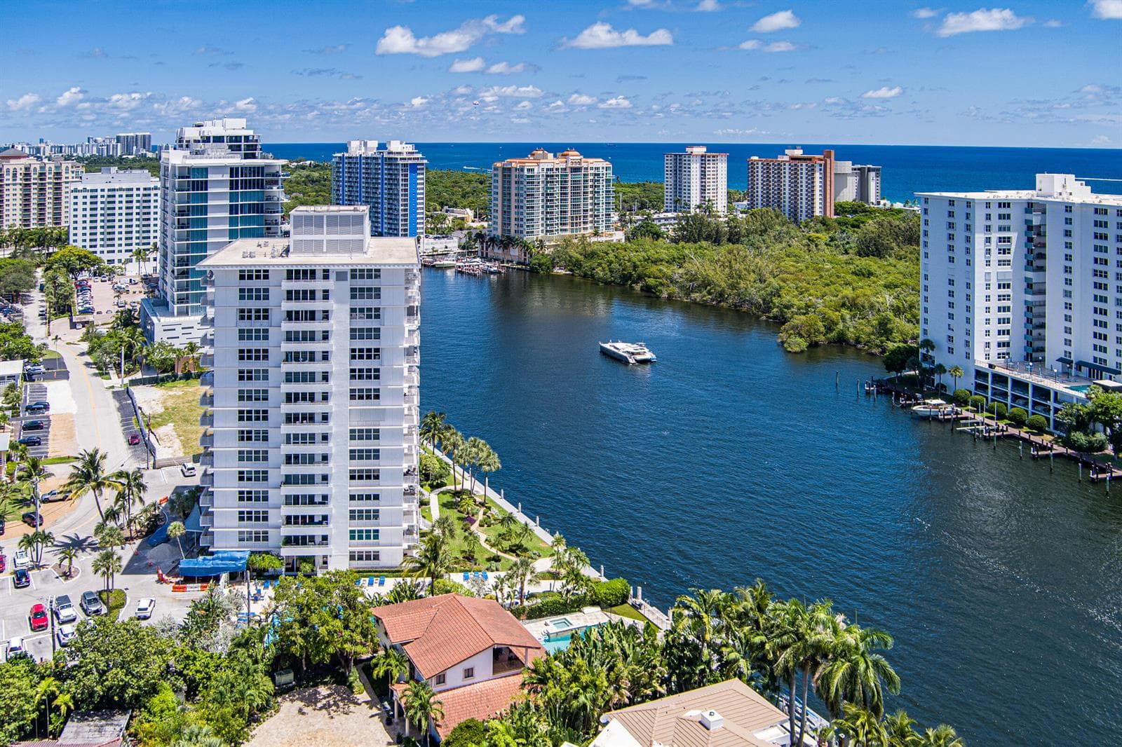 888 INTRACOASTAL Drive 3D photo 2