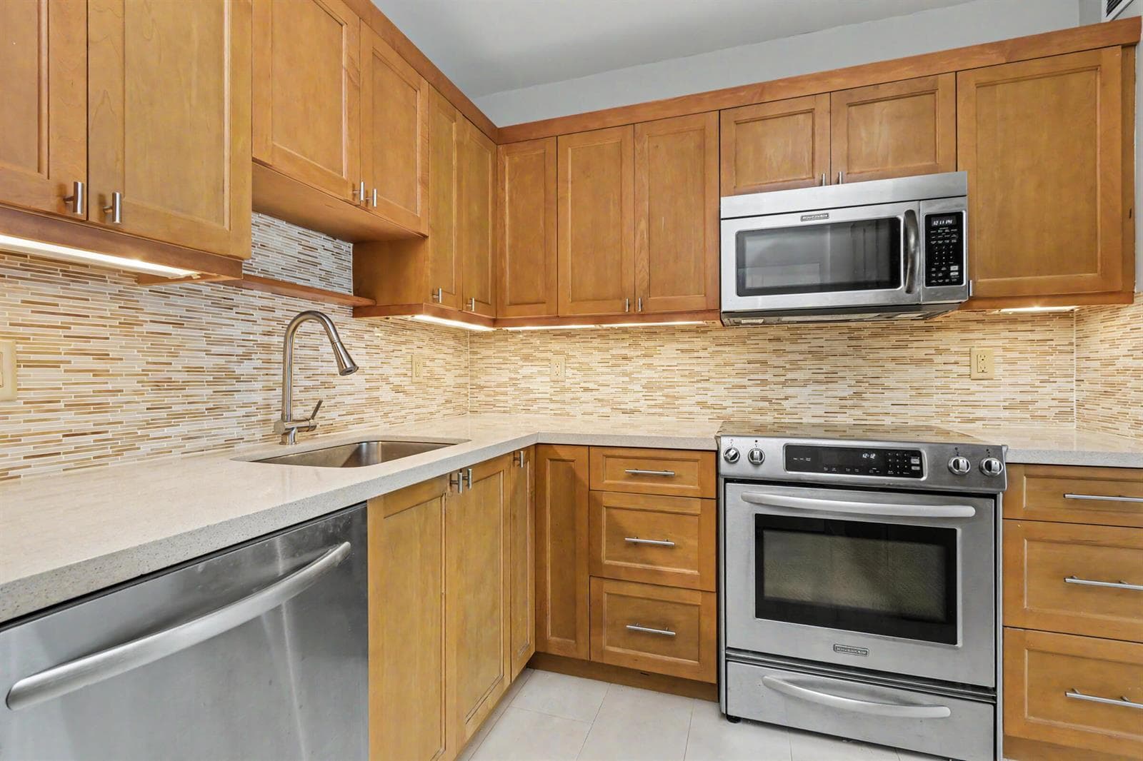 888 INTRACOASTAL Drive 3D photo 18