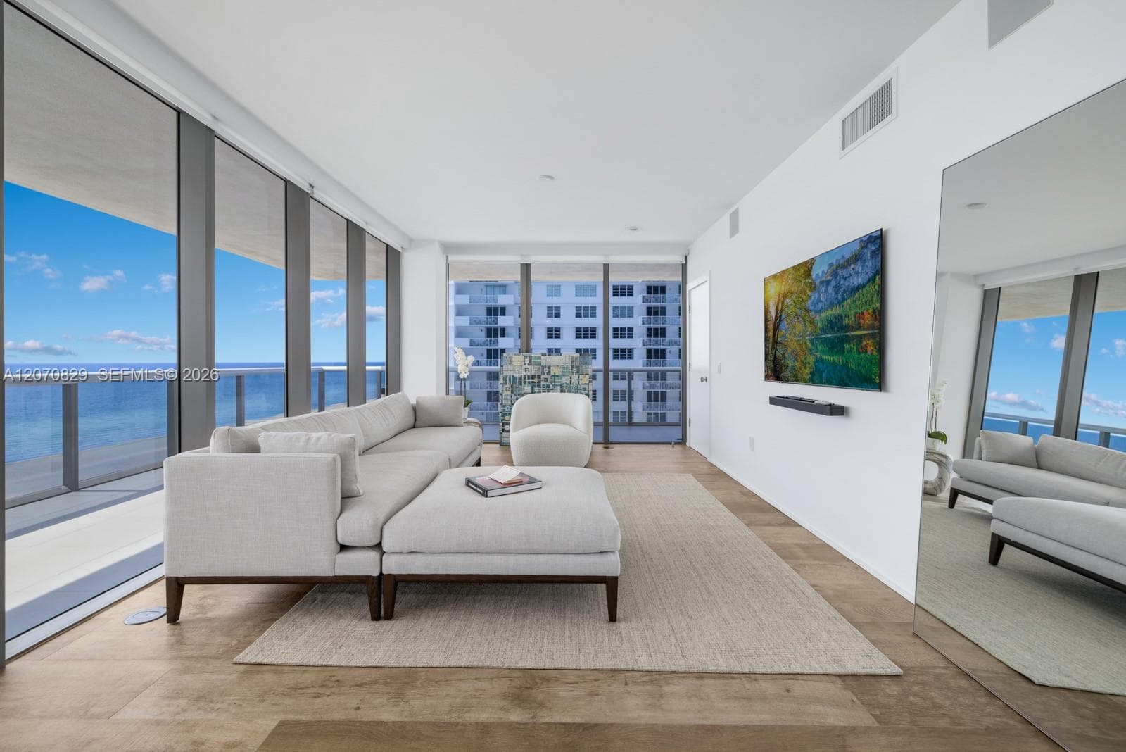 5875 Collins Ave 1102 photo 4