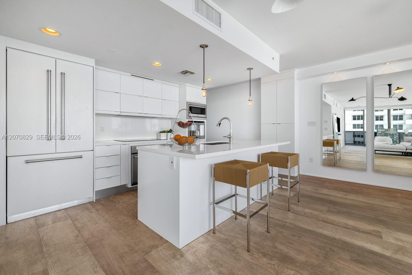 5875 Collins Ave 1102 photo 8